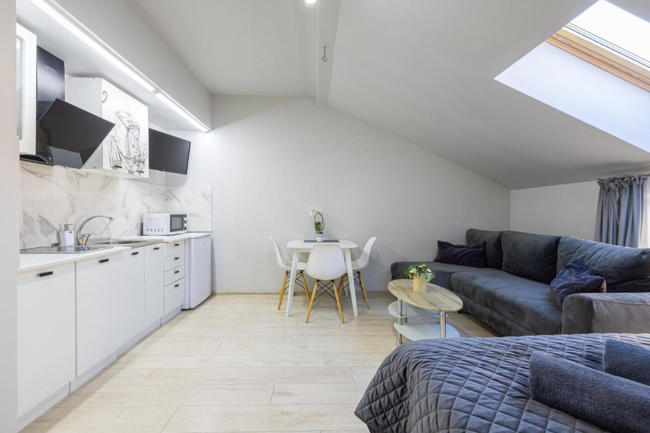 Dharma Stay Apartamentai Telšiai Esterno foto