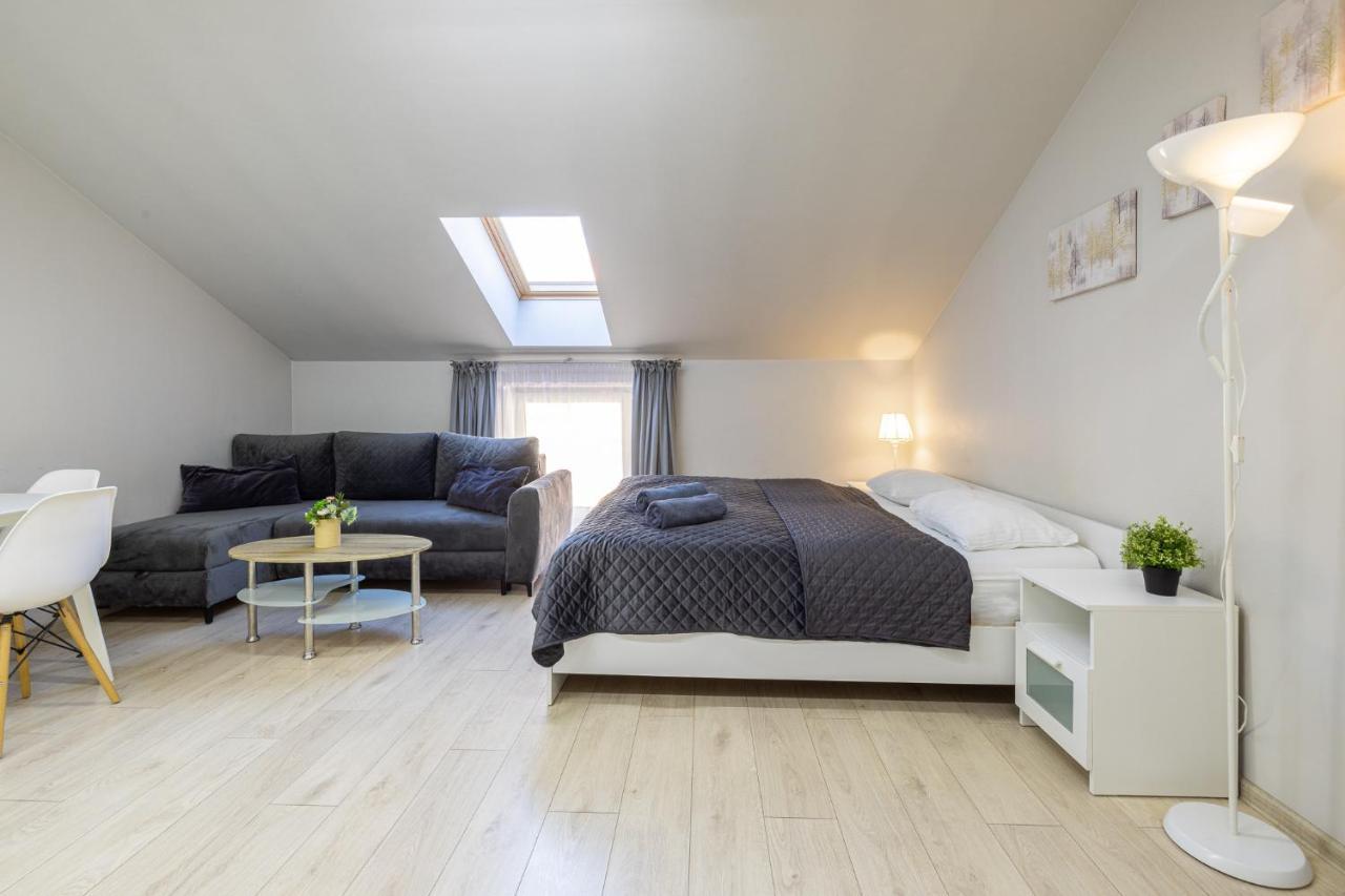 Dharma Stay Apartamentai Telšiai Esterno foto