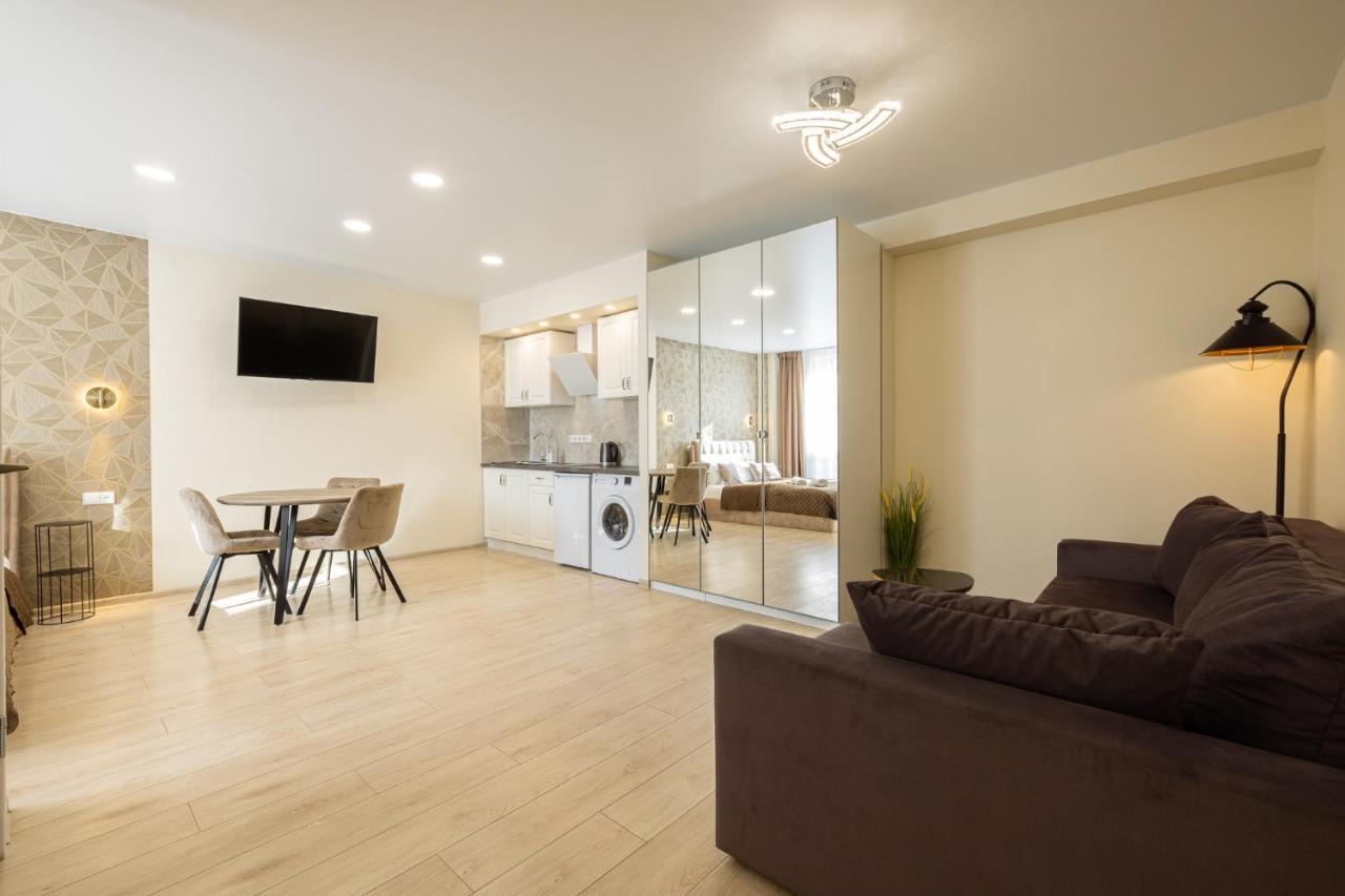 Dharma Stay Apartamentai Telšiai Esterno foto
