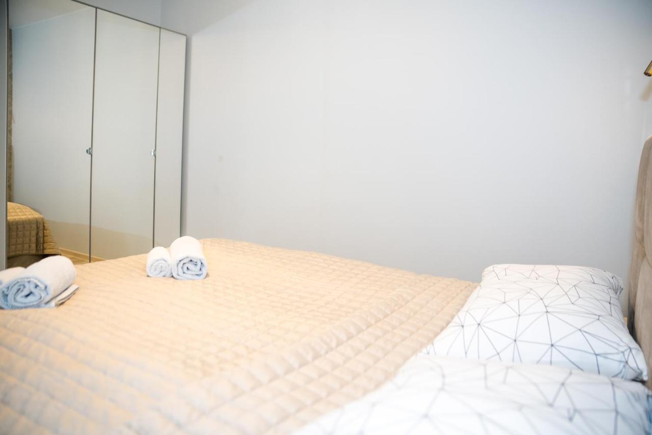 Dharma Stay Apartamentai Telšiai Esterno foto