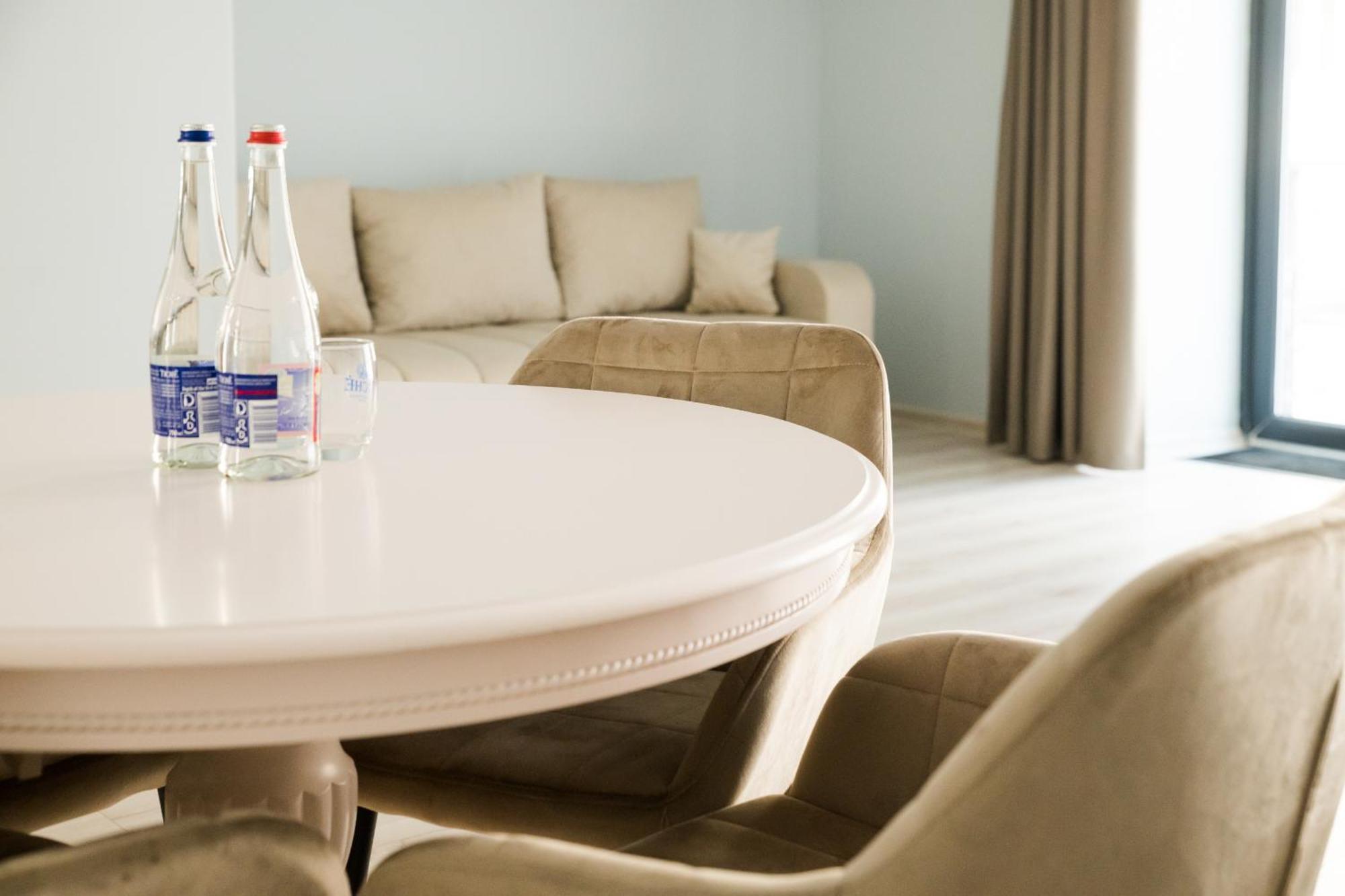 Dharma Stay Apartamentai Telšiai Esterno foto