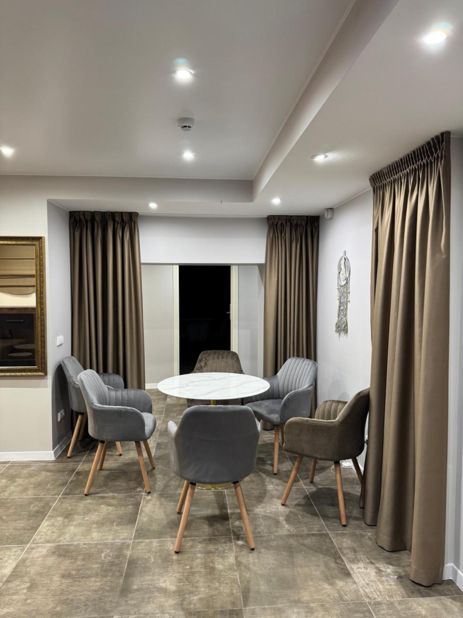 Dharma Stay Apartamentai Telšiai Esterno foto