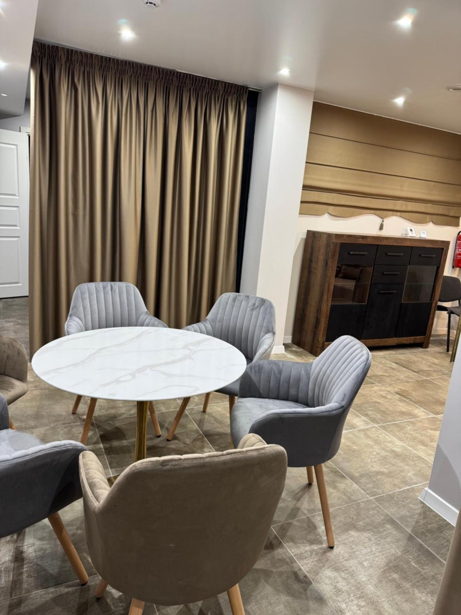 Dharma Stay Apartamentai Telšiai Esterno foto